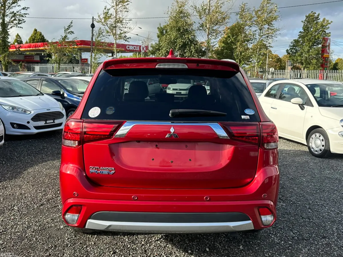 Mitsubishi Outlander SUV, Petrol Plug-in Hybrid, 2015, Red