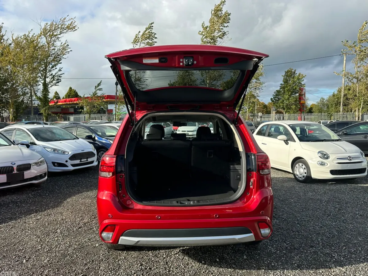 Mitsubishi Outlander SUV, Petrol Plug-in Hybrid, 2015, Red