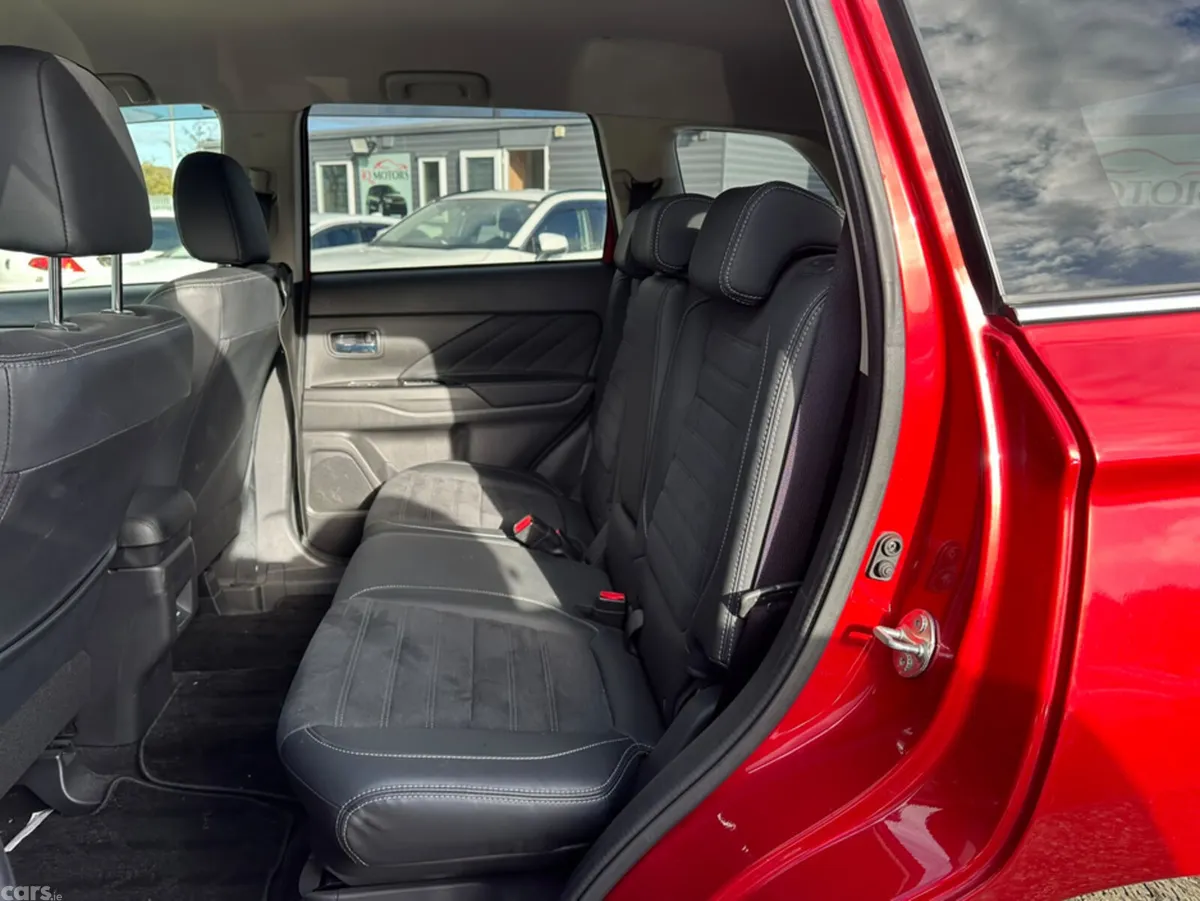 Mitsubishi Outlander SUV, Petrol Plug-in Hybrid, 2015, Red