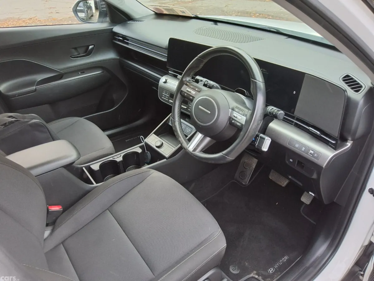 Hyundai KONA SUV, Petrol Hybrid, 2024, White