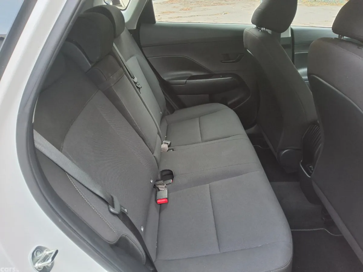 Hyundai KONA SUV, Petrol Hybrid, 2024, White