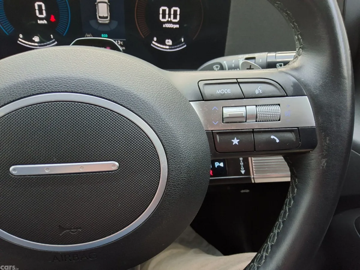 Hyundai KONA SUV, Petrol Hybrid, 2024, White