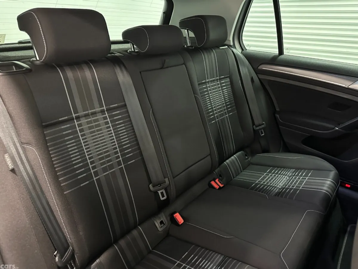 Volkswagen Golf Hatchback, Petrol, 2016, Silver