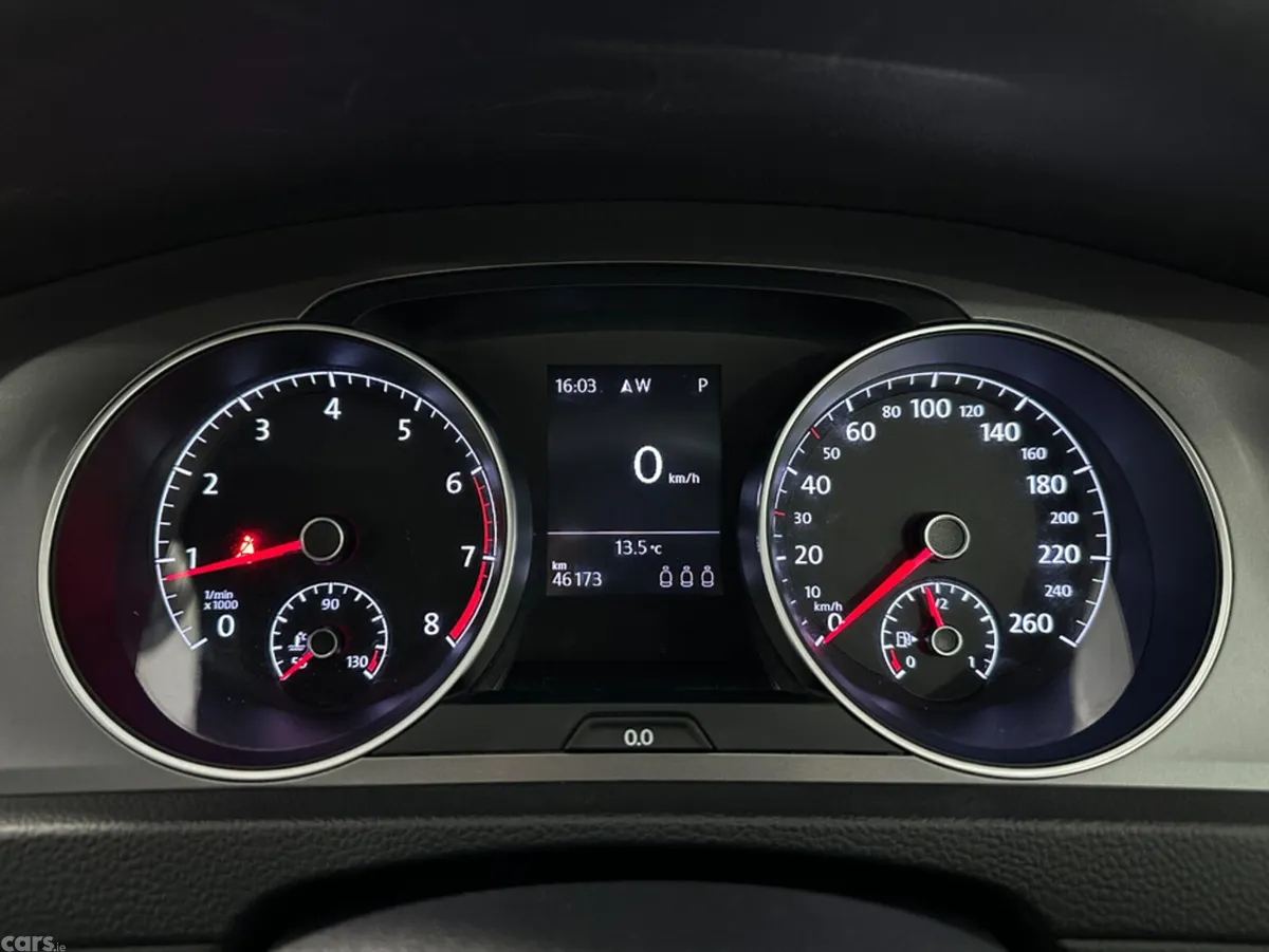 Volkswagen Golf Hatchback, Petrol, 2016, Silver