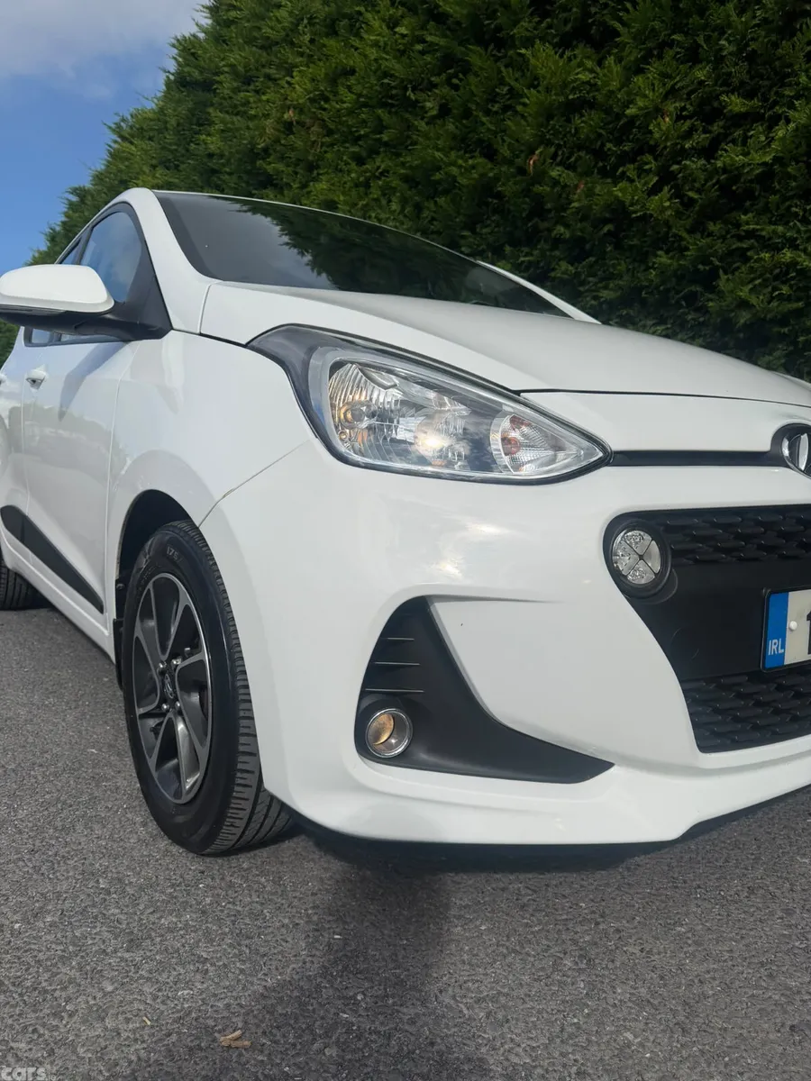 Hyundai i10 Hatchback, Petrol, 2017, White