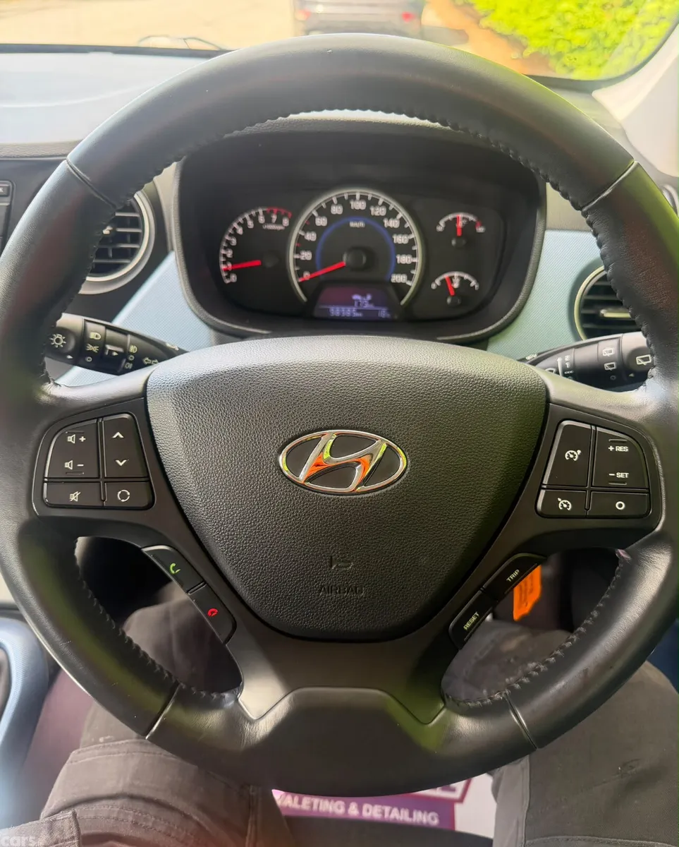 Hyundai i10 Hatchback, Petrol, 2017, White