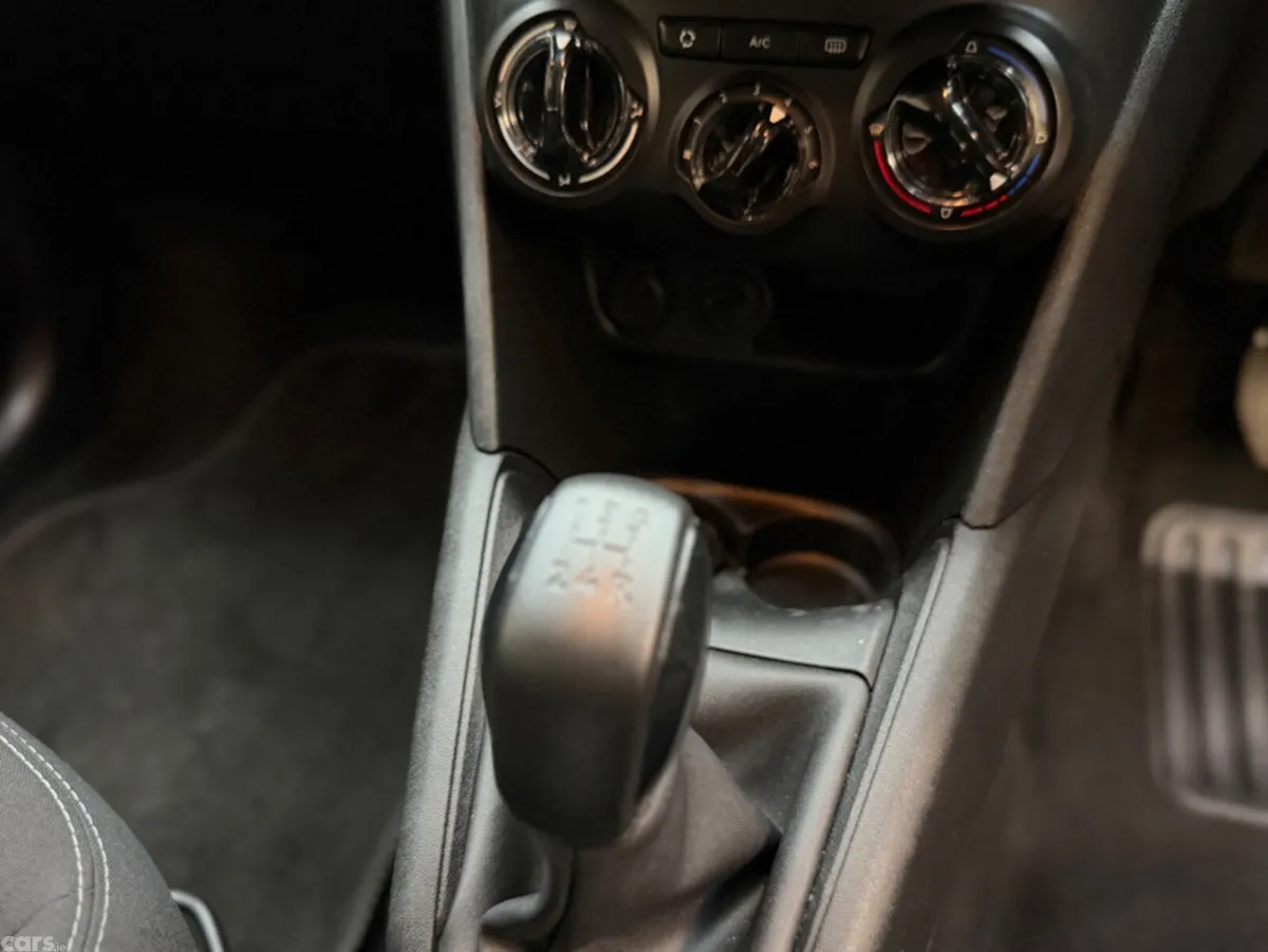 Peugeot 208 Hatchback, Petrol, 2016, Silver
