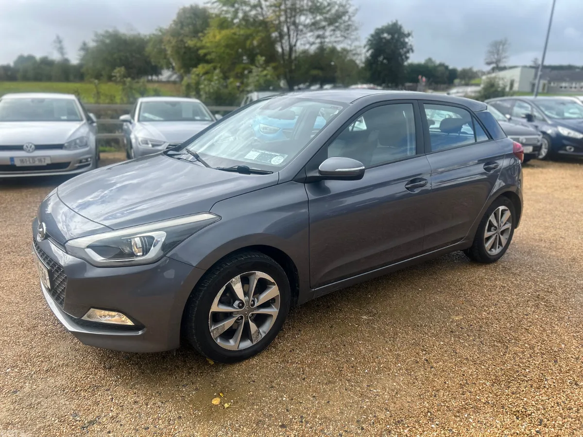 Hyundai i20 Hatchback, Petrol, 2017, Grey