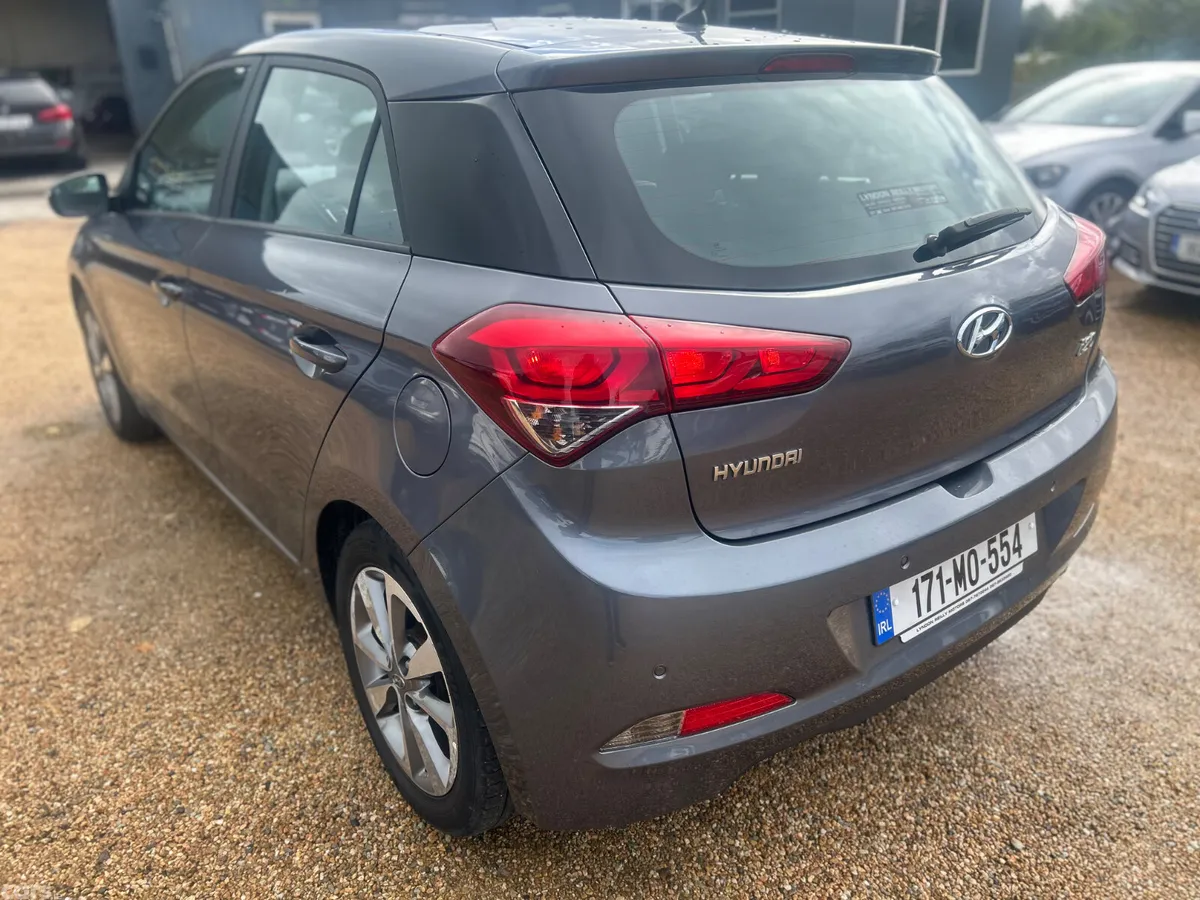 Hyundai i20 Hatchback, Petrol, 2017, Grey