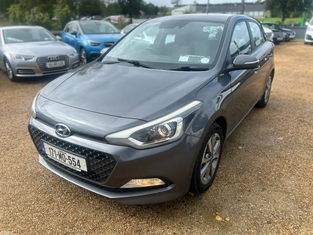 Hyundai i20 Hatchback, Petrol, 2017, Grey