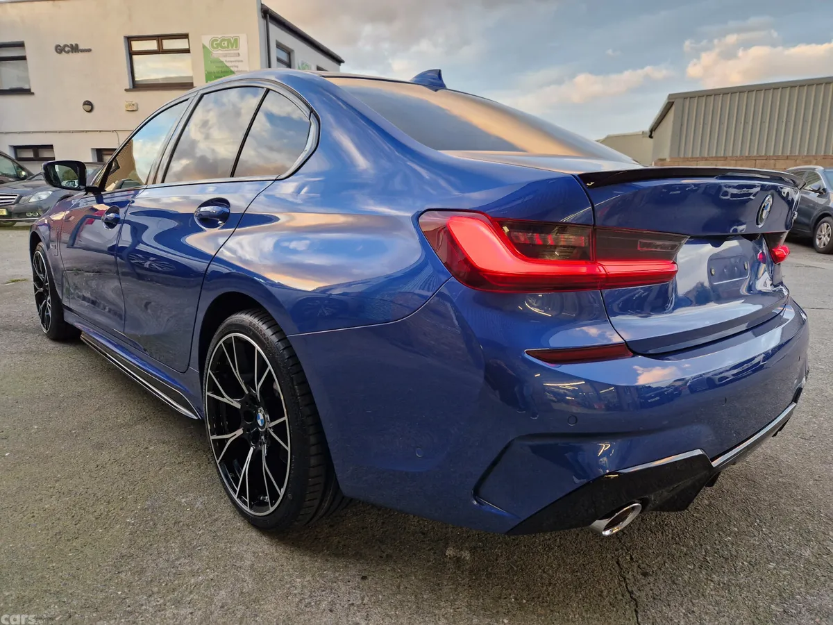 BMW 3-Series Saloon, Petrol Hybrid, 2022, Blue