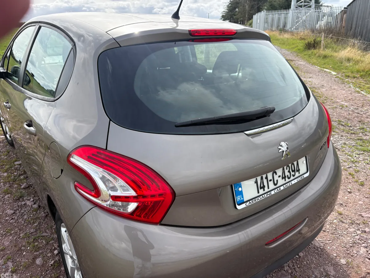 Peugeot 208 Hatchback, Petrol, 2014, Grey