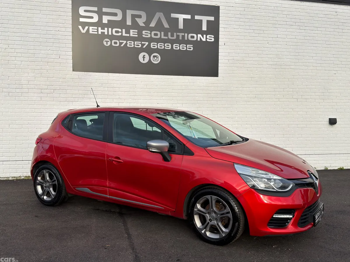 Renault Clio Hatchback, Diesel, 2016, Red