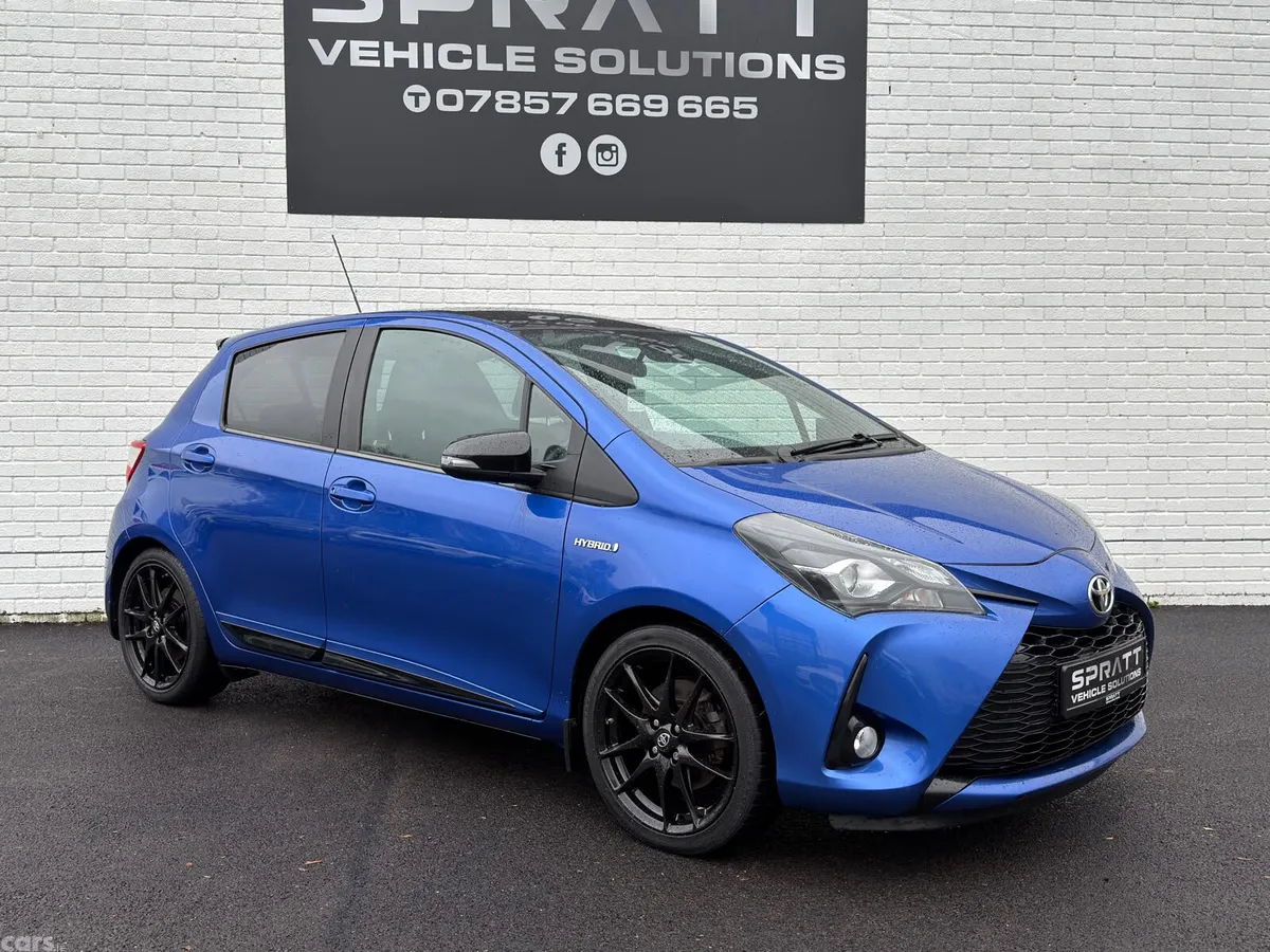 Toyota Yaris Hatchback, Petrol Hybrid, 2020, Blue