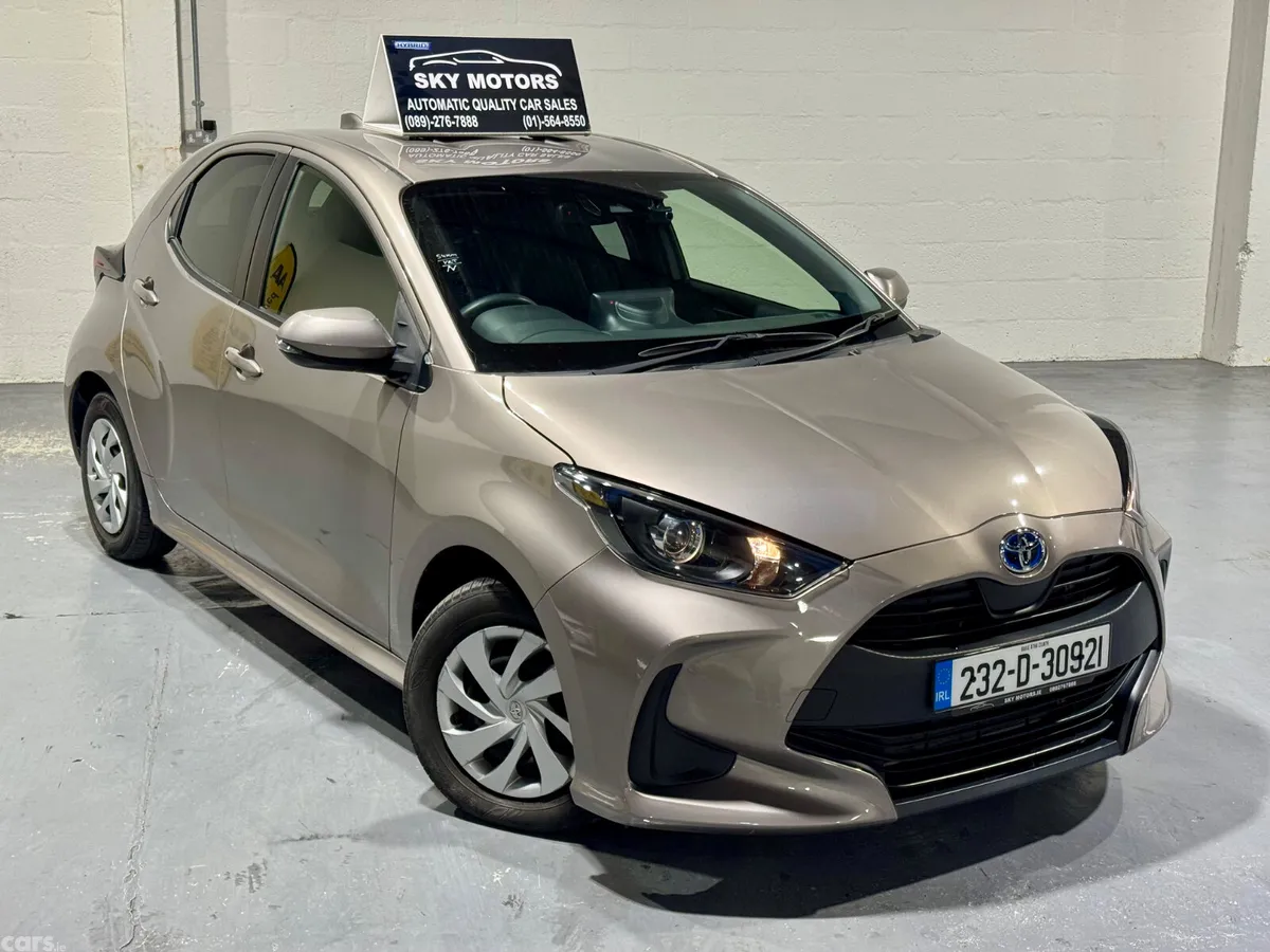 Toyota Yaris Hatchback, Petrol Hybrid, 2023, Grey