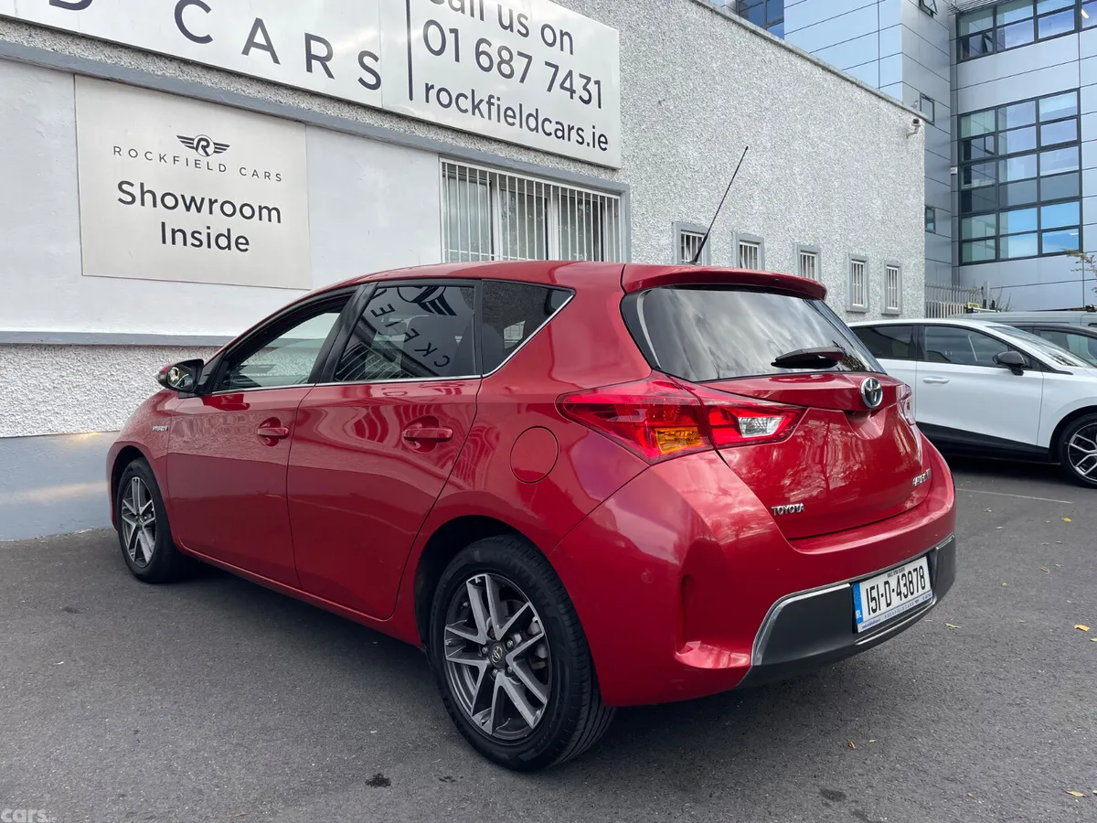 Toyota Auris Hatchback, Petrol Hybrid, 2015, Red
