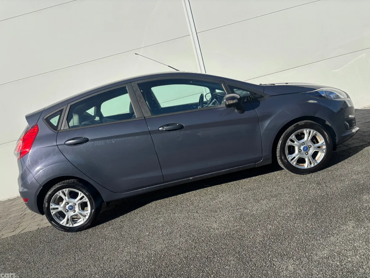 Ford Fiesta Hatchback, Petrol, 2015, Blue